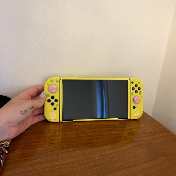 Nintendo switch OLED cover/case - Picture 4 of 6